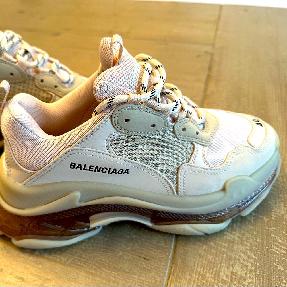 Women’s Balenciaga Sneakers Triple S, Size 10